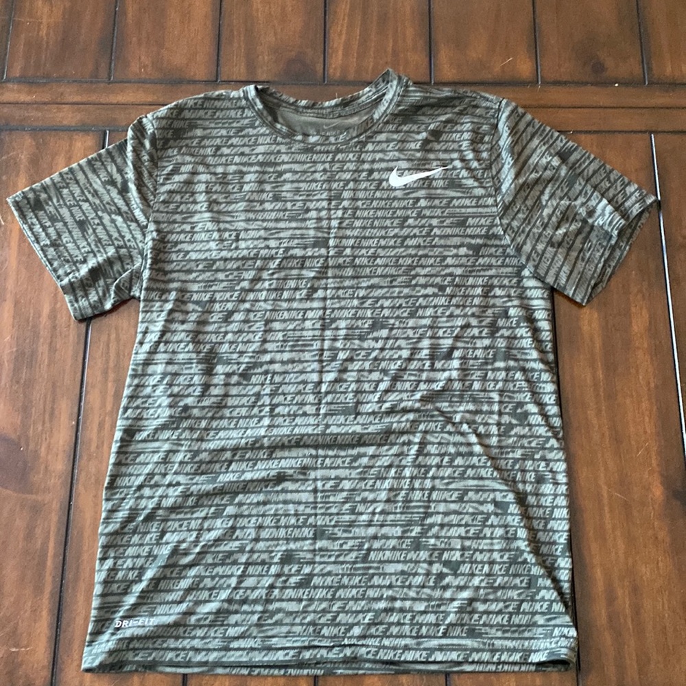 Nike DriFit Tee Army/Forest Green. Size Medium. Worn